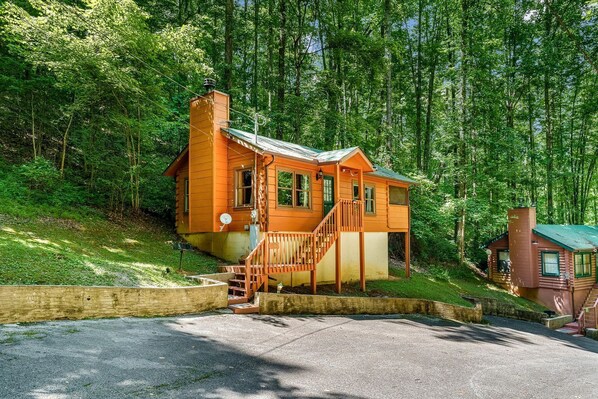 Exterior - Dog-Friendly Cabin with Indoor Jacuzzi in Sevierville, Tennessee (Sevierville)