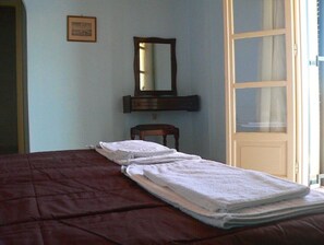 1 bedroom, WiFi, bed sheets - Studio Apartment 'Apraos Bay Hotel Room 2' with Sea View, Wi-Fi and Air Conditioning (Απραος)
