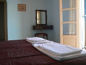 1 bedroom, WiFi, bed sheets - Studio Apartment 'Apraos Bay Hotel Room 3' with Sea View, Wi-Fi and Air Conditioning (Απραος)