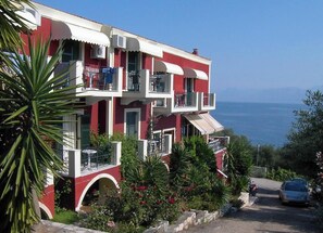 Exterior - Studio Apartment 'Apraos Bay Hotel  12' with Sea View, Wi-Fi and Air Conditioning (Απραος)