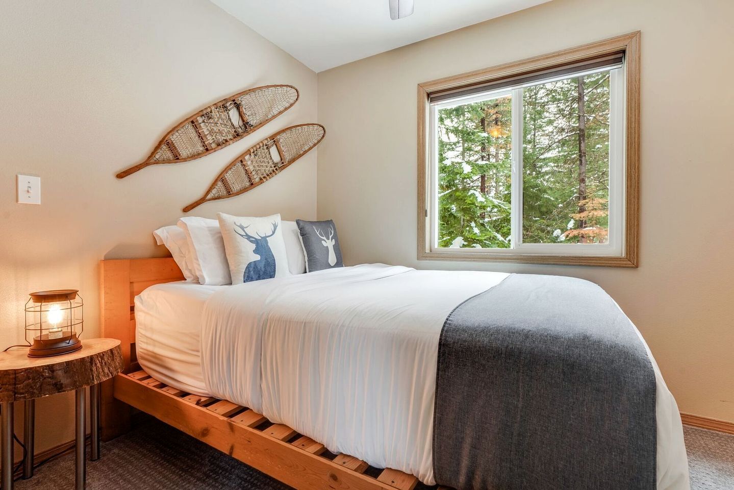 1 bedroom, desk, WiFi, bed sheets