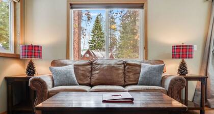 Charming Log Cabin for Families near Mount Rainier, Washington