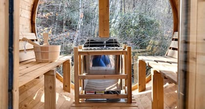 Relaxing Dome in the Heart of the Blue Ridge Mountains for an Unforgettable Glamping Experience in Rosman, North Carolina