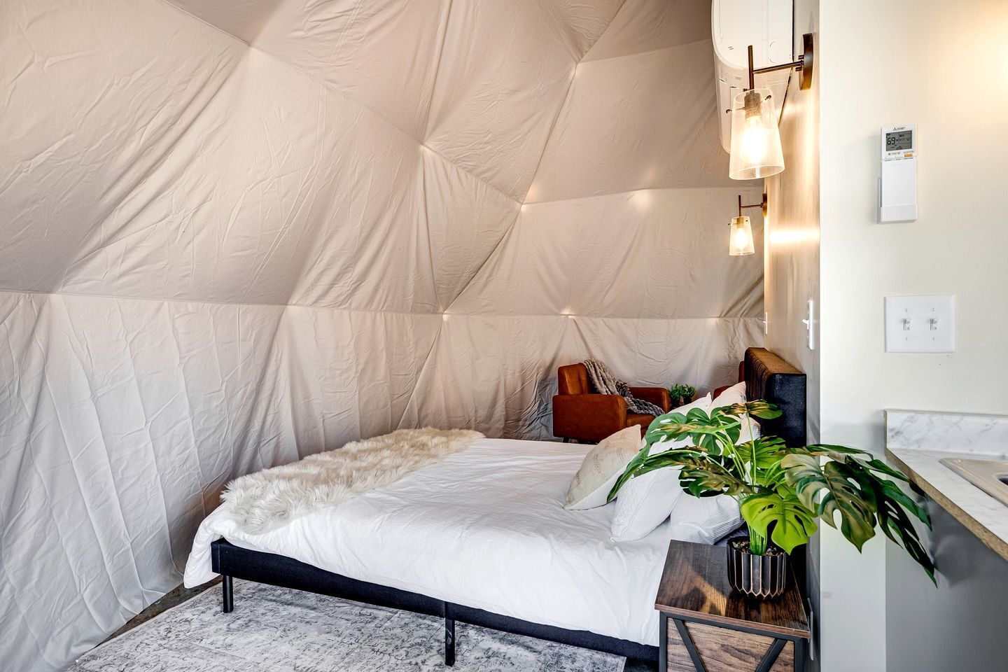 1 habitación y ropa de cama 