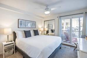 2 bedrooms, desk, iron/ironing board, free WiFi - Cozy stay for 4: 5 Min Drive to Base,  Full Kitchen, Amazing Hot Tub, Restaurants Nearby! (Park City)