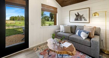 Gorgeous and Modern Cabin near Poe Springs Park, Perfect for a Weekend in Nature