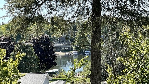 Miscellaneous - Weekend Getaway at a Bed and Breakfast by a Peaceful Lake near Milwaukee, Wisconsin (Elkhorn)