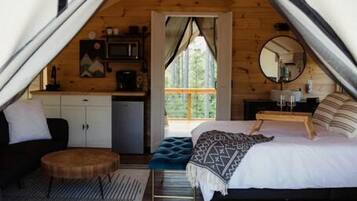 1 makuuhuone, työpöytä, Wi-Fi, vuodevaatteet