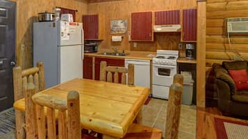 Coffee/tea maker, fridge, microwave, stovetop