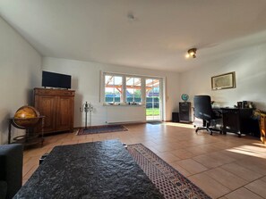 Unclassified image, 3 of 27, button - Vacation home Dat Steenhuus - Spacious vacation home Dat Steenhuus with garden, and (Marienhafe)