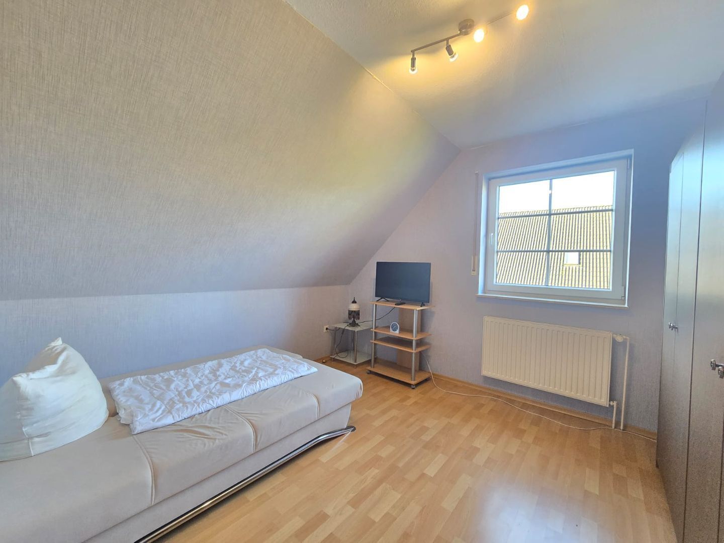 3 Schlafzimmer, Schreibtisch, Bügeleisen/Bügelbrett, WLAN