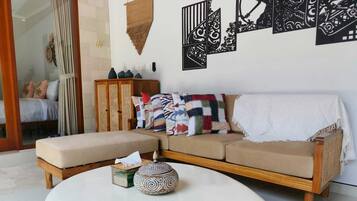 Vila, Bebas Asap Rokok | Area keluarga | Smart TV 43-inci dengan saluran TV digital