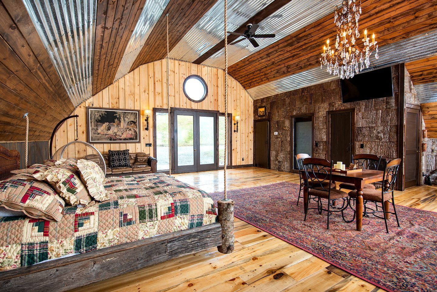 3 chambres, bureau, Wi-Fi, literie fournie