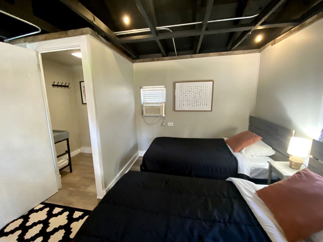 1 quarto, escrivaninha, Wi-Fi, roupa de cama