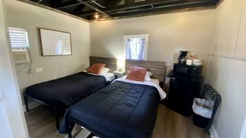1 slaapkamer, een bureau, wifi, beddengoed
