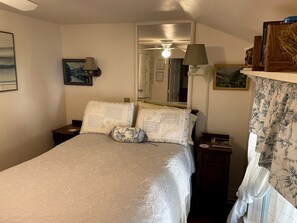 Unclassified image, 3 of 8, button - Romantic Bed and Breakfast Getaway near Lauderdale Lakes in Wisconsin (Elkhorn)