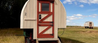 Charming Glamping Wagon with Mountain Views on Working Ranch near Grand Teton – Tetonia, Idaho