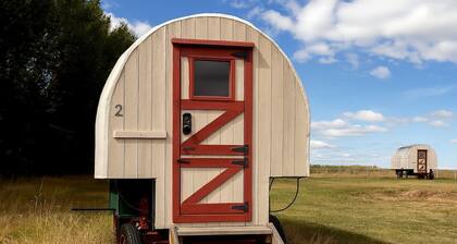 Charming Glamping Wagon with Mountain Views on Working Ranch near Grand Teton – Tetonia, Idaho