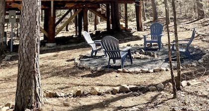 Rustic Tree House Nestled in the Heart of Ouachita National Forest, Arkansas