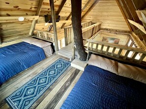 Room - Rustic Tree House Nestled in the Heart of Ouachita National Forest, Arkansas (Boles)
