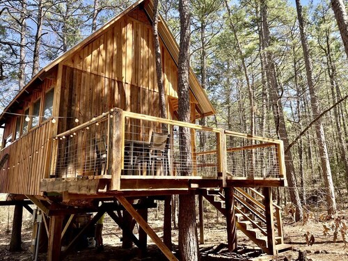 Rustic Tree House Nestled in the Heart of Ouachita National Forest, Arkansas