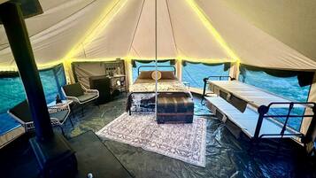 1 habitación y ropa de cama