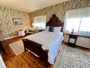 3 bedrooms, desk, WiFi, bed sheets - Unique Cottage with Great Surroundings in Sunderland, Vermont (Sunderland)