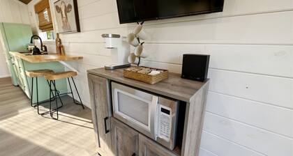 Serene and Cozy Cabin near Gilchrist Blue Springs, Perfect for a Small Town Florida Getaway