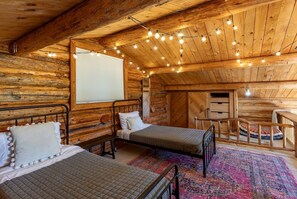 3 bedrooms, desk, iron/ironing board, WiFi