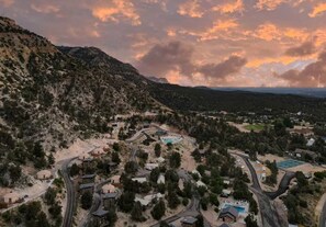 Aerial view - Unforgettable Glaming Experience at this Equipped Airstream in Orderville, Utah (Orderville)
