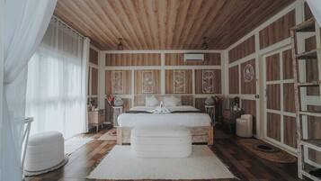 Deluxe Villa, Penyaman udara, River View | Meja, langsir/tirai gelap terus, Wi-fi percuma