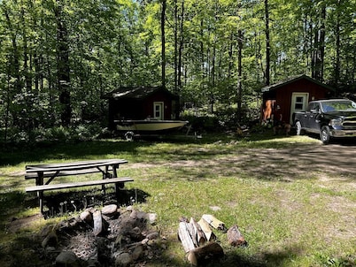 Charming Cabin in the Trees near Boulder Lake for an Amazing Escape near White Lake, Wisonsin
