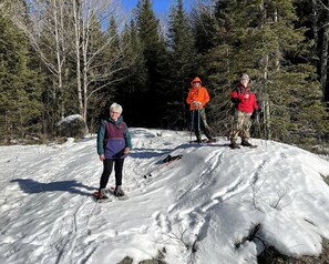 Snow and ski sports - Cozy Cabin with Bunk Beds Surrounded by Nature near White Lake, Wisconsin (White Lake)