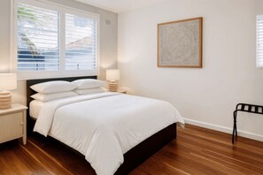 Ferros/tábuas de passar roupa, Wi-Fi, roupa de cama