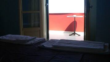 1 habitación, wifi y ropa de cama