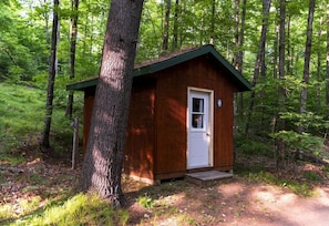 Exterior - Relaxing Cabin for Two Close to Boulder Lake for a Romantic Getaway in Wisconsin (White Lake)