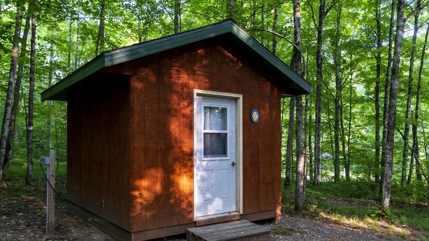 Exterior detail - Relaxing Cabin for Two Close to Boulder Lake for a Romantic Getaway in Wisconsin (White Lake)