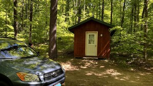 Exterior - Relaxing Cabin for Two Close to Boulder Lake for a Romantic Getaway in Wisconsin (White Lake)