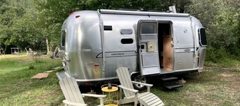 Unforgettable Glamping Escapes in this Cool Airstream on the Pecos River, New Mexico