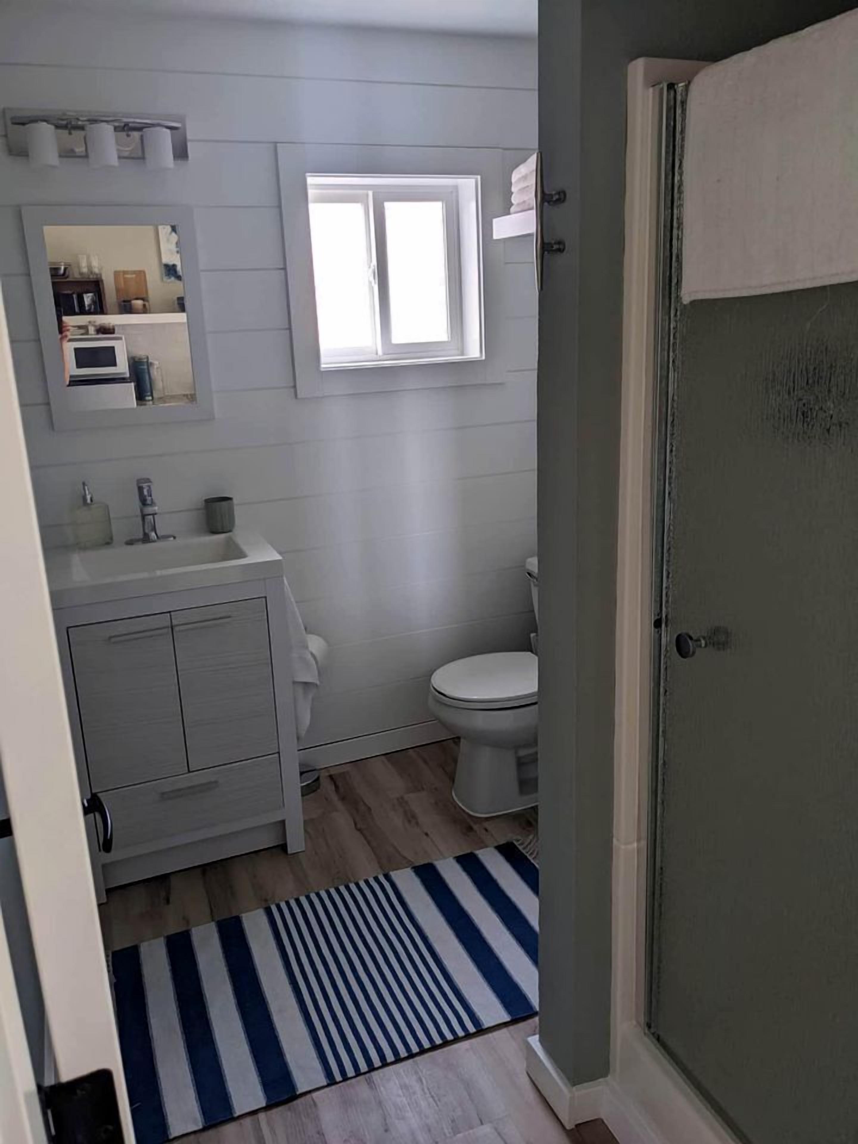 Hårføner, håndklær, såpe og sjampo