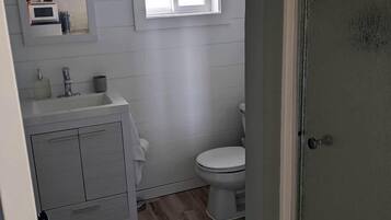 Hårføner, håndklær, såpe og sjampo