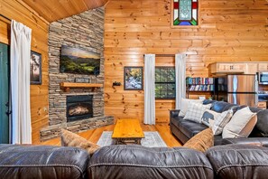 Fernseher, Kamin, Arbeitsbereiche