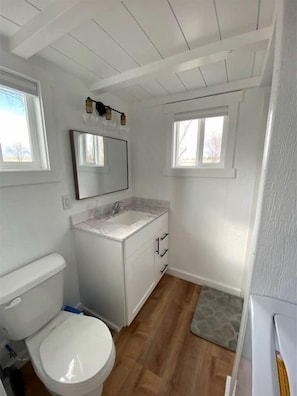 Towels - Peaceful Tiny house on a Real Ranch with Mountain Views near Tetonia, Idaho (Tetonia)