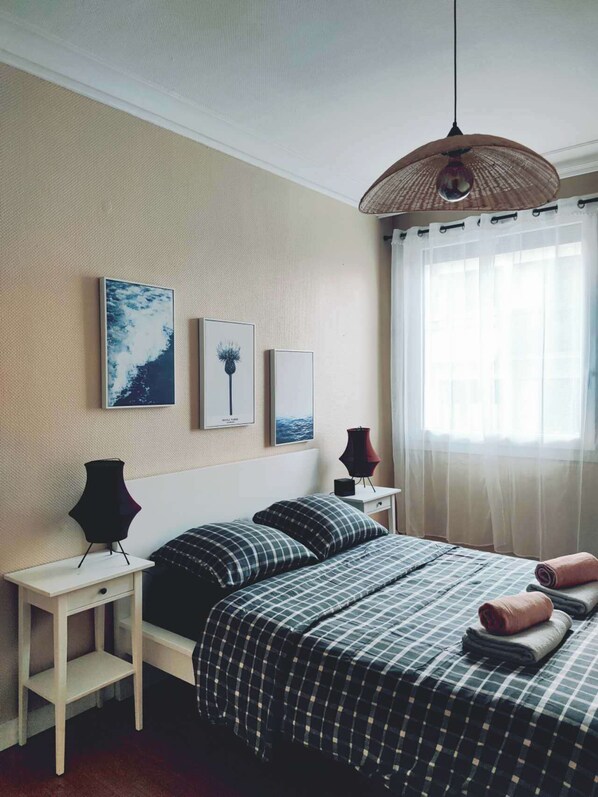2 bedrooms, iron/ironing board, free WiFi, bed sheets