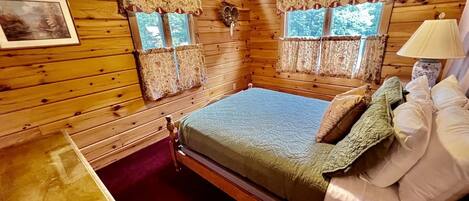 3 bedrooms, desk, iron/ironing board, WiFi