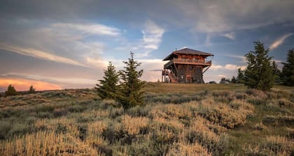 Marvelous Tower Rental in Ennis, Montana - Fantastic Family Glamping Vacation Spot near Virginia City