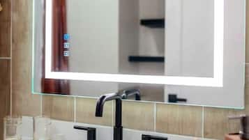 Jetted tub, hair dryer, towels, soap