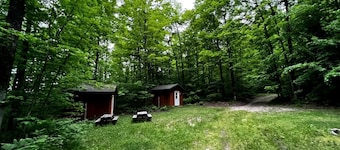 Couples Cabin Close to Wolf River for a Peaceful Escape near White Lake, Wisconsin