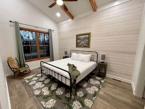 2 bedrooms, WiFi, bed sheets - Wonderful Tiny Cabin Ideal for Small Groups in Tennessee (Tracy City)