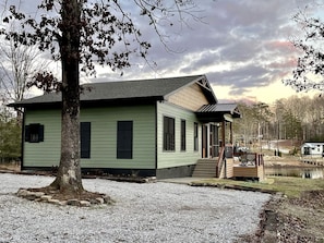 Exterior - Wonderful Tiny Cabin Ideal for Small Groups in Tennessee (Tracy City)